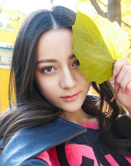 你明星女,揭秘明星女生的魅力人生