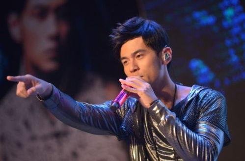 明星唱忘词搞笑视频,笑料百出，歌声依旧动听