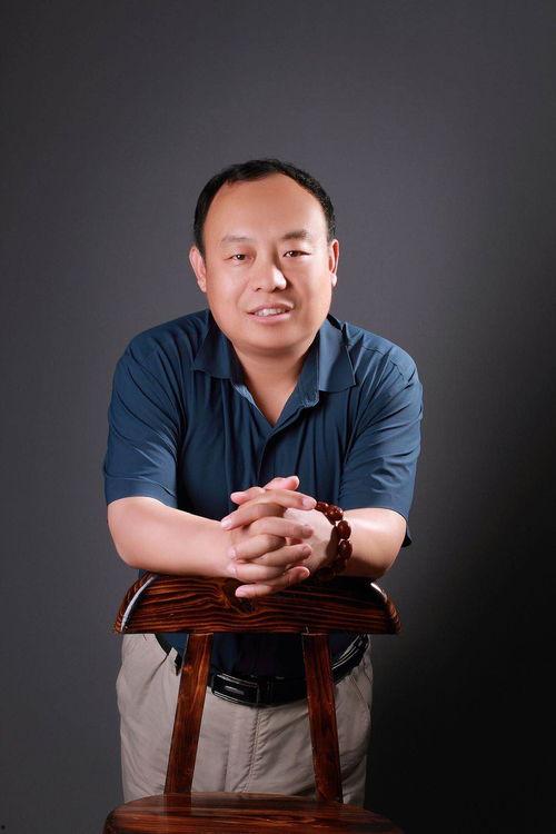 郑州今日头条的诗人,诗意漫步，感受城市脉搏