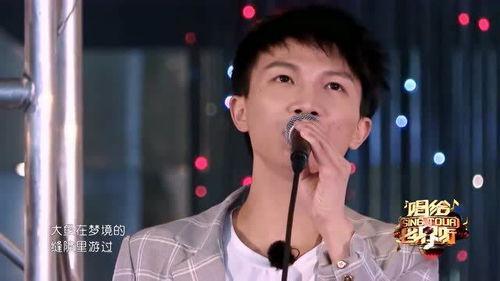 明星扮路人唱歌,街头变身，一展歌喉的惊喜瞬间